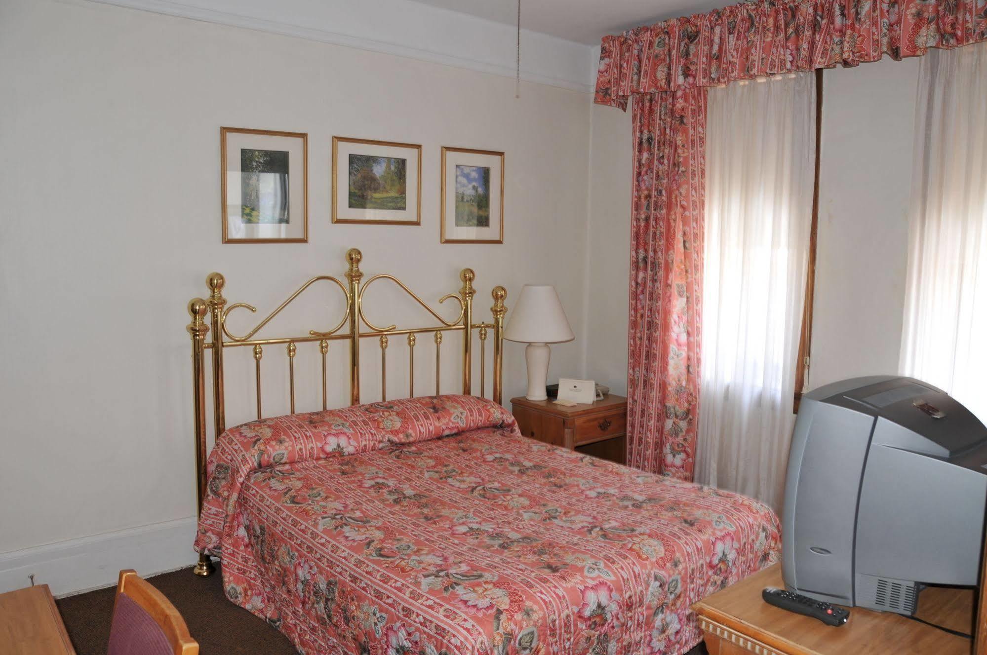 Inn At Lincoln Park Чикаго Экстерьер фото